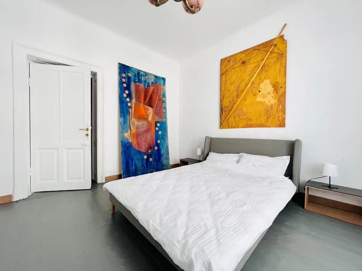 Sada Art Gallery Apartment Bucarest Romania